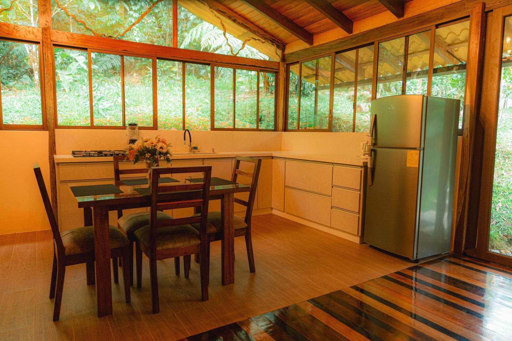 Finca Las Palmas Ecolodge Puyo Exterior photo